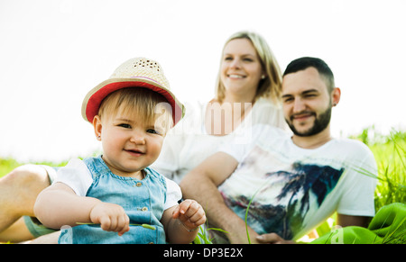 Porträt der Familie im Freien, Mannheim, Baden-Württemberg, Deutschland Stockfoto