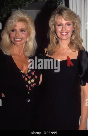 13. Juli 2006; Los Angeles, Kalifornien, USA; [Foto: Datum & Event unbekannt] Schauspielerin LONI ANDERSON und Schauspielerin DIEDRE HALL. Obligatorische Credit: Foto von Kathy Hutchins/ZUMA Press. (©) Copyright 2006 von Kathy Hutchins Stockfoto