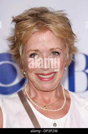 15. Juli 2006; Pasadena, Kalifornien, USA; HOLLAND TAYLOR: Schauspielerin auf der Summer Press Tour 2006 - CBS Party statt in der Rose Bowl. Obligatorische Credit: Foto von Lisa O'Connor/ZUMA Press. (©) Copyright 2006 von Lisa O'Connor Stockfoto