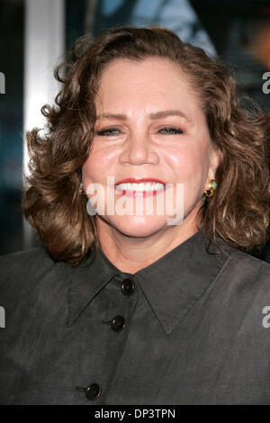 17. Juli 2006; Westwood, Kalifornien, USA; Schauspielerin KATHLEEN TURNER auf der "Monster House" Los Angeles Premiere statt im Village Theatre. Obligatorische Credit: Foto von Lisa O'Connor/ZUMA Press. (©) Copyright 2006 von Lisa O'Connor Stockfoto