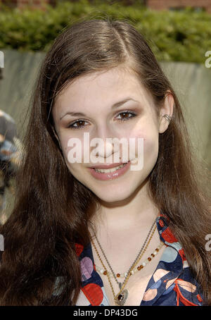 22. Juli 2006; Culver City, Kalifornien, USA; Schauspielerin ERIN SANDERS auf der "Wähle dein eigenes Abenteuer: der Yeti" DVD Premiere an der Sterne Öko-Station. Obligatorische Credit: Foto von Vaughn Youtz. (©) Copyright 2006 von Vaughn Youtz. Stockfoto