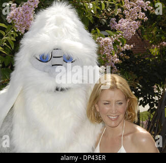 22. Juli 2006; Culver City, Kalifornien, USA; Schauspielerin FELICITY HUFFMAN in der "Wähle dein eigenes Abenteuer: der Yeti" DVD Premiere an der Sterne Öko-Station. Obligatorische Credit: Foto von Vaughn Youtz. (©) Copyright 2006 von Vaughn Youtz. Stockfoto