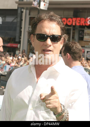 23. Juli 2006; Los Angeles, Kalifornien, USA; Schauspieler TOM HANKS auf der "The Ant Bully" Los Angeles Premiere statt an Graumans Chinese Theater, Hollywood. Obligatorische Credit: Foto von Paul Fenton/ZUMA KPA... (©) Copyright 2006 von Paul Fenton-KPA Stockfoto