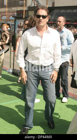 23. Juli 2006; Los Angeles, Kalifornien, USA; Schauspieler TOM HANKS auf der "The Ant Bully" Los Angeles Premiere statt an Graumans Chinese Theater, Hollywood. Obligatorische Credit: Foto von Paul Fenton/ZUMA KPA... (©) Copyright 2006 von Paul Fenton-KPA Stockfoto