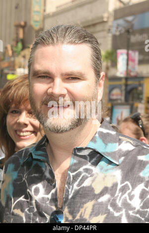 23. Juli 2006; Los Angeles, Kalifornien, USA; Direktor JOHN A DAVIS auf der "The Ant Bully" Los Angeles Premiere statt an Graumans Chinese Theater, Hollywood. Obligatorische Credit: Foto von Paul Fenton/ZUMA KPA... (©) Copyright 2006 von Paul Fenton-KPA Stockfoto