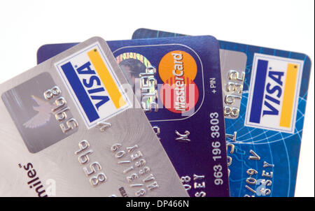 26. Juli 2006; Los Angeles, Kalifornien, USA; Visa und MasterCard vereinbart, insgesamt 336 Millionen Dollar zahlen, um zu Regeln, dass eine Sammelklage wegen der Kreditkartenorganisationen eine regulatorischen Einreichung zeigte uns Verbraucher in Transaktionen in Fremdwährungen, übers Ohr gehauen. MasterCard International erklärte in einer Einreichung bei der Securities and Exchangeg Kommission, seinen Teil der Siedlung 72.48 Stockfoto