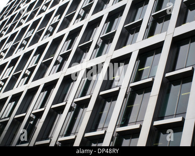 Büro-Gebäude-windows Stockfoto