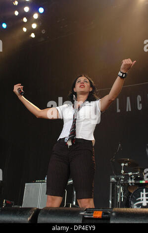 9. August 2006; Raleigh, NC, USA; CRISTINA SCABBIA italienische Basis Band Lacuna Coil führt einen Satz auf dem Ozzfest 2006 im Alltel Pavillion in Raleigh, North Carolina. Obligatorische Credit: Foto von Tina Fultz/ZUMA Press. (©) Copyright 2006 by Tina Fultz Stockfoto