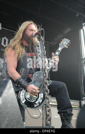 9. August 2006; Raleigh, NC, USA; ZAKK WYLDE von Black Label Society führt einen Satz auf dem Ozzfest 2006 im Alltel Pavillion in Raleigh, North Carolina. Obligatorische Credit: Foto von Tina Fultz/ZUMA Press. (©) Copyright 2006 by Tina Fultz Stockfoto
