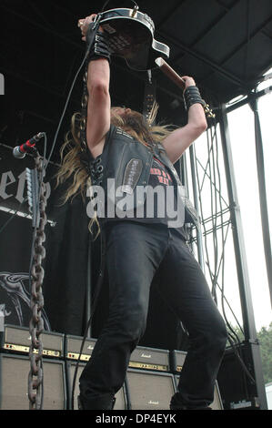 9. August 2006; Raleigh, NC, USA; ZAKK WYLDE von Black Label Society führt einen Satz auf dem Ozzfest 2006 im Alltel Pavillion in Raleigh, North Carolina. Obligatorische Credit: Foto von Tina Fultz/ZUMA Press. (©) Copyright 2006 by Tina Fultz Stockfoto