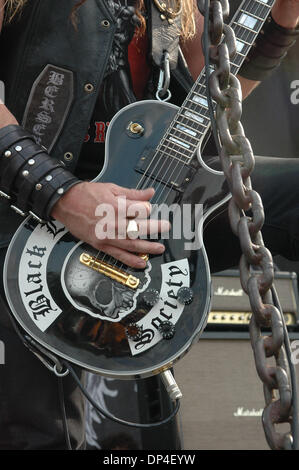 9. August 2006; Raleigh, NC, USA; ZAKK WYLDE von Black Label Society führt einen Satz auf dem Ozzfest 2006 im Alltel Pavillion in Raleigh, North Carolina. Obligatorische Credit: Foto von Tina Fultz/ZUMA Press. (©) Copyright 2006 by Tina Fultz Stockfoto