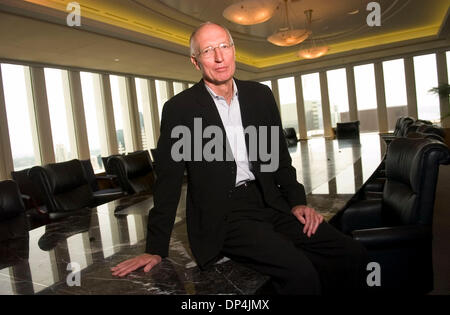 15. August 2006; San Diego, CA, USA; NEAL SCHMALE ist der CEO von Sempra Energy, mit Sitz in San Diego. Datei Foto datiert 19. Juni 2006. Obligatorische Credit: Foto von Kat Woronowicz/ZUMA Press. (©) Copyright 2006 von Kat Woronowicz Stockfoto