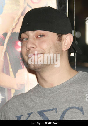 21. August 2006; Los Angeles, Kalifornien, USA;  Schauspieler JONATHAN SADOWSKI am "Bierfest" Los Angeles Premiere statt an Graumans Chinese Theater, Hollywood. Obligatorische Credit: Foto von Paul Fenton/ZUMA KPA... (©) Copyright 2006 von Paul Fenton Stockfoto