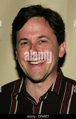 23. August 2006; Los Angeles, Kalifornien, USA; Autor CHRIS REGAN bei Ankunft an der Academy of Television Arts und Sciences Writers' Peer Group Emmy nominierte Rezeption statt auf Französisch 75 in Los Angeles. Obligatorische Credit: Foto von Jerome Ware/ZUMA Press. (©) Copyright 2006 von Jerome Ware Stockfoto