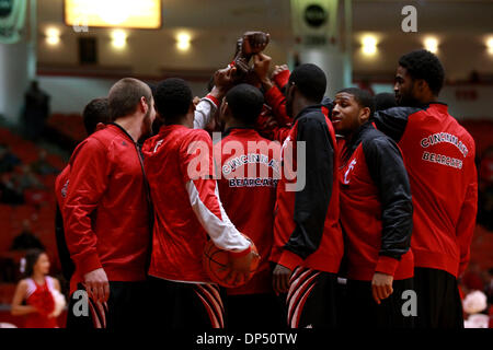 Houston, Texas, USA. 7. Januar 2014. 7. Januar 2014: The Cincinnati Bearcats drängen zusammen vor der NCAA Basketball-Spiel zwischen Houston und Cincinnati aus Hofheinz Pavilion in Houston, TX. Bildnachweis: Csm/Alamy Live-Nachrichten Stockfoto