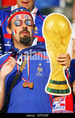 9. Juli 2006 - Olympiastadion, BERLIN, Deutschland - Frankreich-FAN... ITALIEN V FRANKREICH... FRANKREICH-FAN. ITALIEN V FRANKREICH. OLYMPIASTADION, BERLIN-DEUTSCHLAND-07-09-2006.K48556.  -PHOTOS(Credit Image: © Globe Photos/ZUMAPRESS.com) Stockfoto