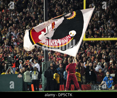 Pasadena, CA, USA. 6. Januar 2014. Flaggen der FSU während dem BCS National Championship College-Football-Spiel zwischen der Auburn Tigers und der Florida State Seminolen im Rose Bowl Stadium in Pasadena, FSU schlagen Auburn 34-31 California Kredit: Cal Sport Media/Alamy Live News Stockfoto