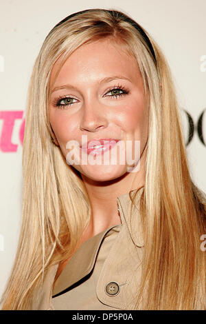 Sep 20, 2006; West Hollywood, Kalifornien, USA; Schauspielerin KATIE CASSIDY Ankunft auf der Feier Party für die Teen Vogue Young Hollywood Ausgabe im Sunset Tower Hotel in West Hollywood, CA. obligatorische Kredit statt: Foto von Jerome Ware/ZUMA Press. (©) Copyright 2006 von Jerome Ware Stockfoto