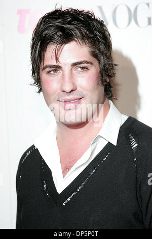 Sep 20, 2006; West Hollywood, Kalifornien, USA; BRANDON DAVIS Ankunft auf der Feier Party für die Teen Vogue Young Hollywood Ausgabe im Sunset Tower Hotel in West Hollywood, CA. obligatorische Kredit statt: Foto von Jerome Ware/ZUMA Press. (©) Copyright 2006 von Jerome Ware Stockfoto