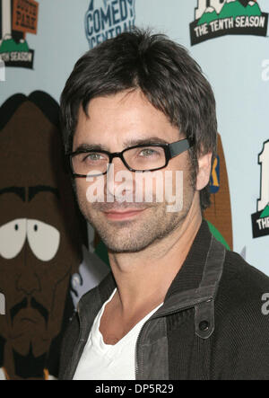 Sep 21, 2006; Los Angeles, Kalifornien, USA;  Schauspieler JOHN STAMOS auf Comedy Central feiert statt der 10. Staffel von South Park in der Menge Studios in Hollywood. Obligatorische Credit: Foto von Paul Fenton/ZUMA KPA... (©) Copyright 2006 von Paul Fenton Stockfoto