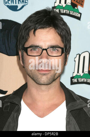 Sep 21, 2006; Los Angeles, Kalifornien, USA;  Schauspieler JOHN STAMOS auf Comedy Central feiert statt der 10. Staffel von South Park in der Menge Studios in Hollywood. Obligatorische Credit: Foto von Paul Fenton/ZUMA KPA... (©) Copyright 2006 von Paul Fenton Stockfoto