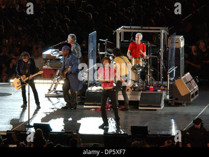 Sep 27, 2006; East Rutherford, NJ, USA; Legendäre Rockband führen die ROLLING STONES live als ihre größeren Bang 2006 Tour Station im Giants Stadium in East Rutherford gelegen macht. Obligatorische Credit: Foto von Jason Moore/ZUMA Press. (©) Copyright 2006 von Jason Moore Stockfoto