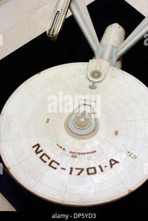 Sep 29, 2006; Manhattan, NY, USA; Enterprise-A-Modell verwendet "Star Trek: The Motion Picture", "Star Trek II: der Zorn des Khan", "Star Trek III: The Search für Spock", geschätzte, für US $15.000-$25, 000 zu verkaufen. Zur Feier des 40. Jahrestages von "Star Trek" wird Christies versteigern offizielle "Star Trek"-Artikel aus dem Archiv von CBS Paramount Television Studios halten. ITE Stockfoto