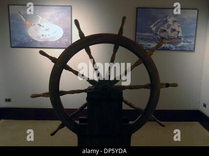 Sep 29, 2006; Manhattan, NY, USA; Enterprise-A Steuerrad verwendet in "Star Trek V: The Final Frontier", geschätzt, um für US $200-$300 zu verkaufen. Zur Feier des 40. Jahrestages von "Star Trek" wird Christies versteigern offizielle "Star Trek"-Artikel aus dem Archiv von CBS Paramount Television Studios halten. Elemente enthalten Material aus allen "Star Trek"-TV-Serie und m Stockfoto