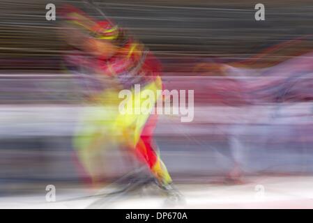 Ruhpolding, Deutschland. 8. Januar 2014. Eine Biathletin Züge während der Biathlon-Weltcup in der Chiemgau Arena in Ruhpolding, Deutschland, 8. Januar 2014. Foto: SVEN HOPPE/Dpa/Alamy Live News Stockfoto