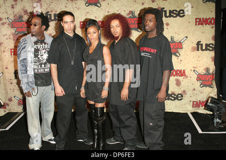 15. Oktober 2006; Los Angeles, Kalifornien, USA;  Schauspielerin JADA PINKETT-SMITH und ihr band WICKED Weisheit bei den Fuse Fangoria Kettensäge Awards - Ankünfte im Orpheum Theatre statt. Obligatorische Credit: Foto von Paul Fenton/ZUMA KPA... (©) Copyright 2006 von Paul Fenton Stockfoto