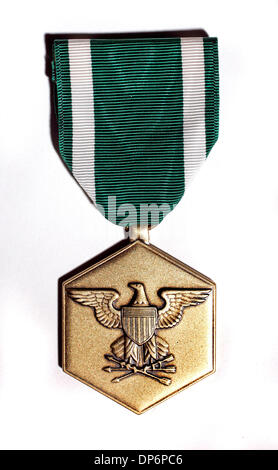 20. Oktober 2006; San Diego, CA, USA; Detail der militärischen Orden - dieses ist der Navy Commendation Medal. Obligatorische Credit: Foto von Nadia Borowski Scott/SDU-T/ZUMA Press. (©) Copyright 2006 by SDU-T Stockfoto