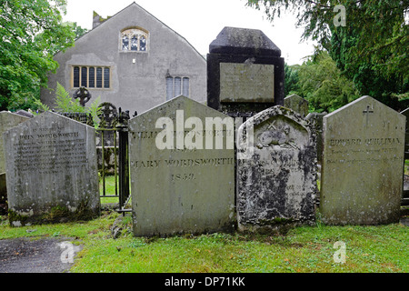 Graves of John, William and Mary Wordsworth and Dora and Edward Quillinan, St. Oswalds Churchyard, Grasmere, Lake District, Cumbria, England, UK Stockfoto