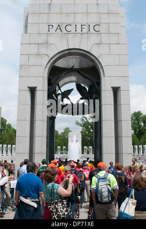 Ein Veteranen-Parade am National World War II Memorial in Washington DC, USA Stockfoto