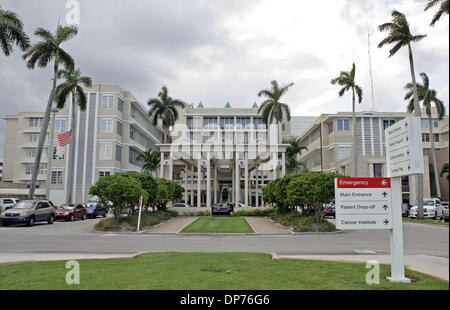 2. November 2006; West Palm Beach, FL, USA; Good Samaritan Medical Center. Obligatorische Credit: Foto von Richard Graulich/Palm Beach Post/ZUMA Press. (©) Copyright 2006 von Palm Beach Post Stockfoto