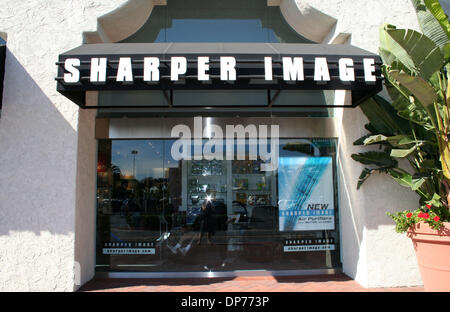 5. November 2006; Newport Beach, CA, USA; Schärferes Bild Corporation NASDAQ: SHRP, gegründet von Richard Thalheimer ist ein Fachhändler, der in den Vereinigten Staaten betreibt. Schärferes Bild hat seit 1977 im Geschäft und seit 1987 an der Börse gehandelt. Das Unternehmen hat seinen Hauptsitz in San Francisco, CA und beschäftigt 2500 Mitarbeiter bundesweit.  Abgebildet ist die schärferes Bild sto Stockfoto