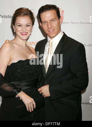 6. November 2006; New York, NY, USA; Schauspieler CHRISTIAN HOFF und seine Frau MELISSA HOFF auf die Ankünfte für Christopher Reeve Gründungsfeier von Christopher und Dana Reeve an 'A magischer Abend"2006 statt im Marriott Marquis. Obligatorische Credit: Foto von Nancy Kaszerman/ZUMA Press. (©) Copyright 2006 von Nancy Kaszerman Stockfoto