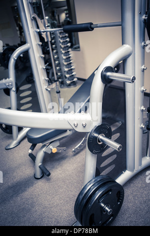 diverse Geräte und Maschinen in den Trainingsraum Stockfoto