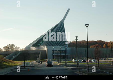 8. November 2006; Quantico, VA, USA; Das National Museum of Marine Corps und Heritage Center wird voraussichtlich diese Woche in Quantico, Virginia zu öffnen. Einweihungsfeier am Freitag, den 10. November stattfinden und von Präsident George Bush besucht werden. Am 13. November wird das Museum für die Öffentlichkeit zugänglich. Derzeit im Bau und soll im November 2006 der National Museu öffnen Stockfoto