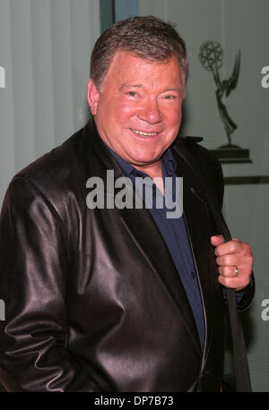 9. November 2006; Hollywood, Kalifornien, USA; Schauspieler WILLIAM SHATNER kommt für einen Abend mit "Boston Legal" präsentiert von der Academy of Television Arts and Sciences.  Obligatorische Credit: Foto von Marianna Day Massey/ZUMA Press. (©) Copyright 2006 von Marianna Tag Massey Stockfoto