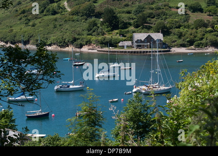 Yachten auf dem Fluss Yealm in der Nähe von Newton Ferrers und Noss Mayo Stockfoto