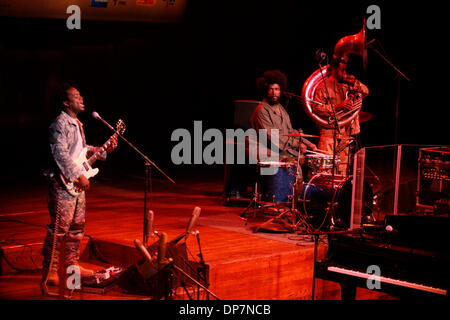 9. November 2006; New York, NY, USA; Die Wurzeln bei Musik für die Jugend Hommage an Bob Dylan Avery Fisher Hall im Lincoln Center am 9. November 2006 obligatorisch Credit: Foto von Aviv klein/ZUMA Press. (©) Copyright 2006 von Aviv klein Stockfoto