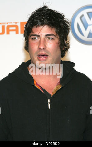 28. November 2006; Hollywood, Kalifornien, USA; BRANDON DAVIS kommt bei der Volkswagen Concept Car Tiguan-Launch-Event.  Obligatorische Credit: Foto von Marianna Day Massey/ZUMA Press. (©) Copyright 2006 von Marianna Tag Massey Stockfoto