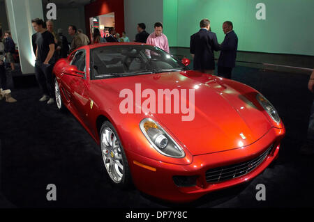 30. November 2006; Los Angeles, Kalifornien, USA; Der Ferrari 599 GTB Fiorano auf der LA Auto Show 2007, den 100. Jahrestag des Ereignisses, im Los Angeles Convention Center statt. Obligatorische Credit: Foto von Stan Sholik/ZUMA Press. (©) Copyright 2006 von Stan Sholik Stockfoto