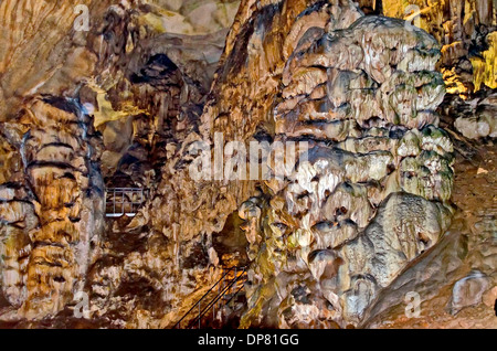 Schöne Aussicht in Ledenika Höhle, in der Nähe Stadt Vratza, Bulgarien Stockfoto