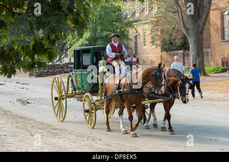 Colonial Williamsburg Pferdekutsche erschafft aus dem 18. Jahrhundert kolonialen Transport verwendet in Stadt und Land Stockfoto