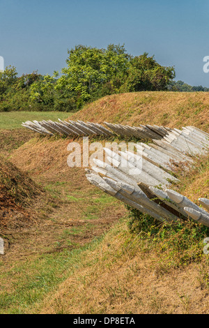 Befestigungen und Böschungen verwendet als die letzte Linie der Verteidigung von Lord Cornwallis in der Schlacht von Yorktown Krieg zu beenden Stockfoto