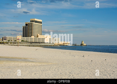 Biloxi Beach und Beau Rivage Hotel &amp; Casino Resort in Biloxi, Mississippi Stockfoto