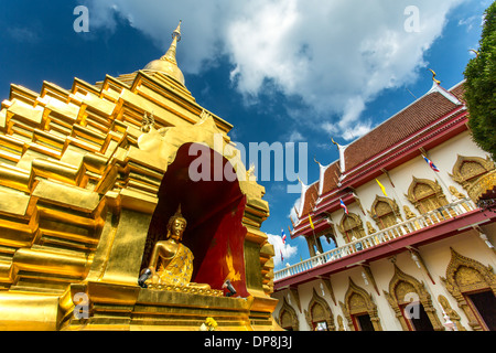 Die Goldene Pagode Wat Phan Ohn Tempel in Chiang Mai, Thailand Stockfoto