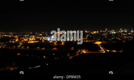 Jerusalem, Jerusalem, Palästina. 8. Januar 2014. Einen Überblick über die Stadt Jerusalem am 8. Januar 2014 © Saeed Qaq/APA Images/ZUMAPRESS.com/Alamy Live News Stockfoto