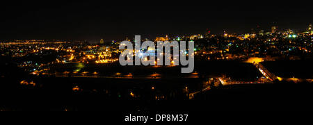 Jerusalem, Jerusalem, Palästina. 8. Januar 2014. Einen Überblick über die Stadt Jerusalem am 8. Januar 2014 © Saeed Qaq/APA Images/ZUMAPRESS.com/Alamy Live News Stockfoto